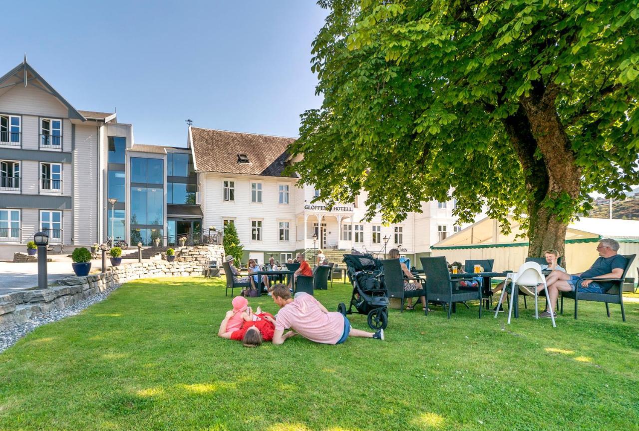 Gloppen Hotell - By Classic Norway Hotels 산다네 외부 사진