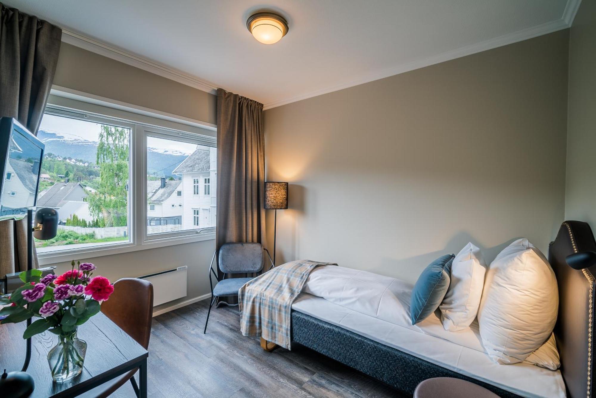 Gloppen Hotell - By Classic Norway Hotels 산다네 객실 사진